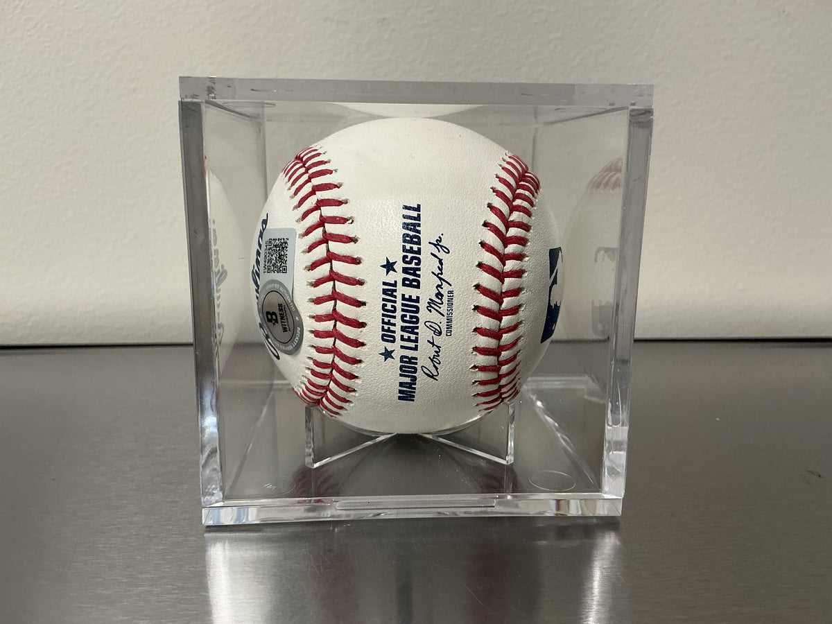 Luis Robert Jr. Autographed OMLB Baseball (BAS COA)