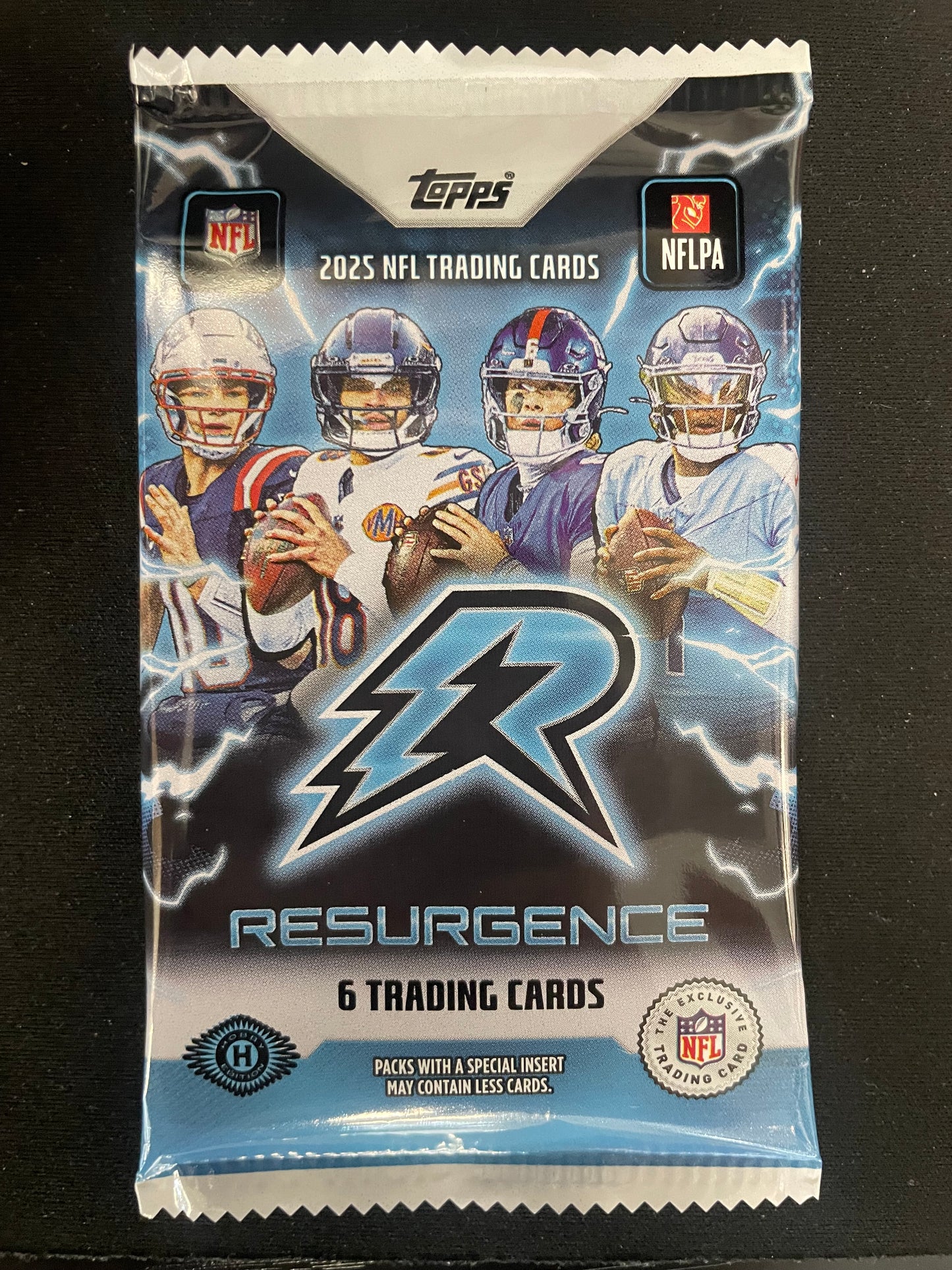 2025 Topps Resurgence Football Hobby Pack